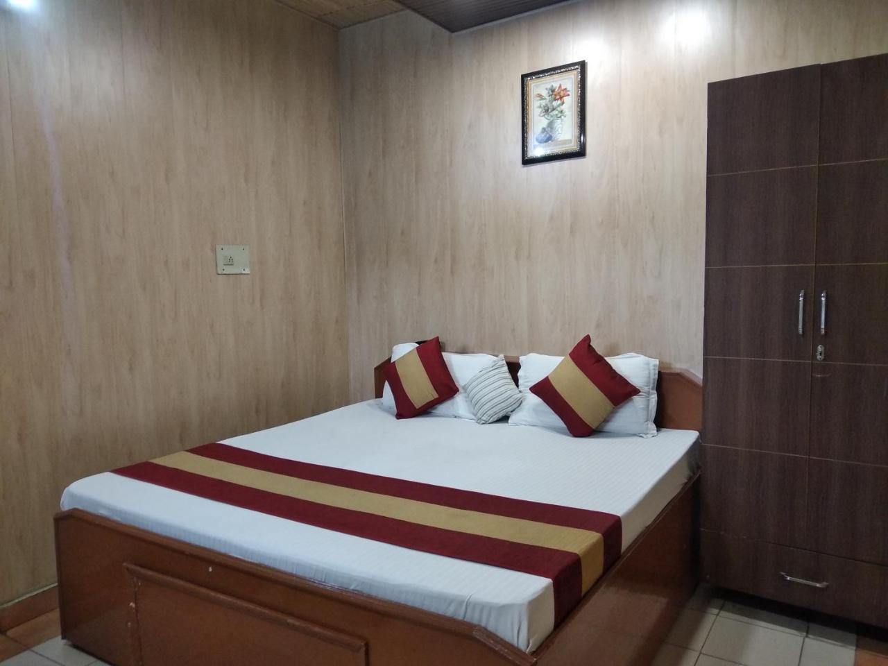 Hotel Palace Amritsar Exterior photo
